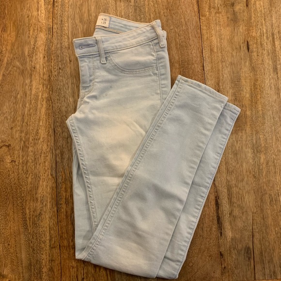 Soft and Stretchy Light Wash Jeans - Hollister - Picture 1 of 5